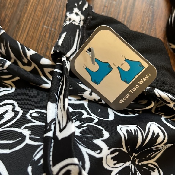 Time and Tru 2-Piece Women’s Black/White Floral Print Bikini Swimsuit Size 3X - Picture 7 of 12